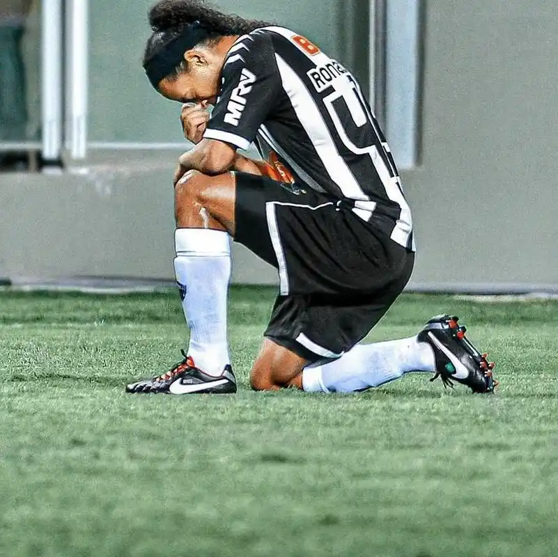 目的邊後衛 目的邊後衛